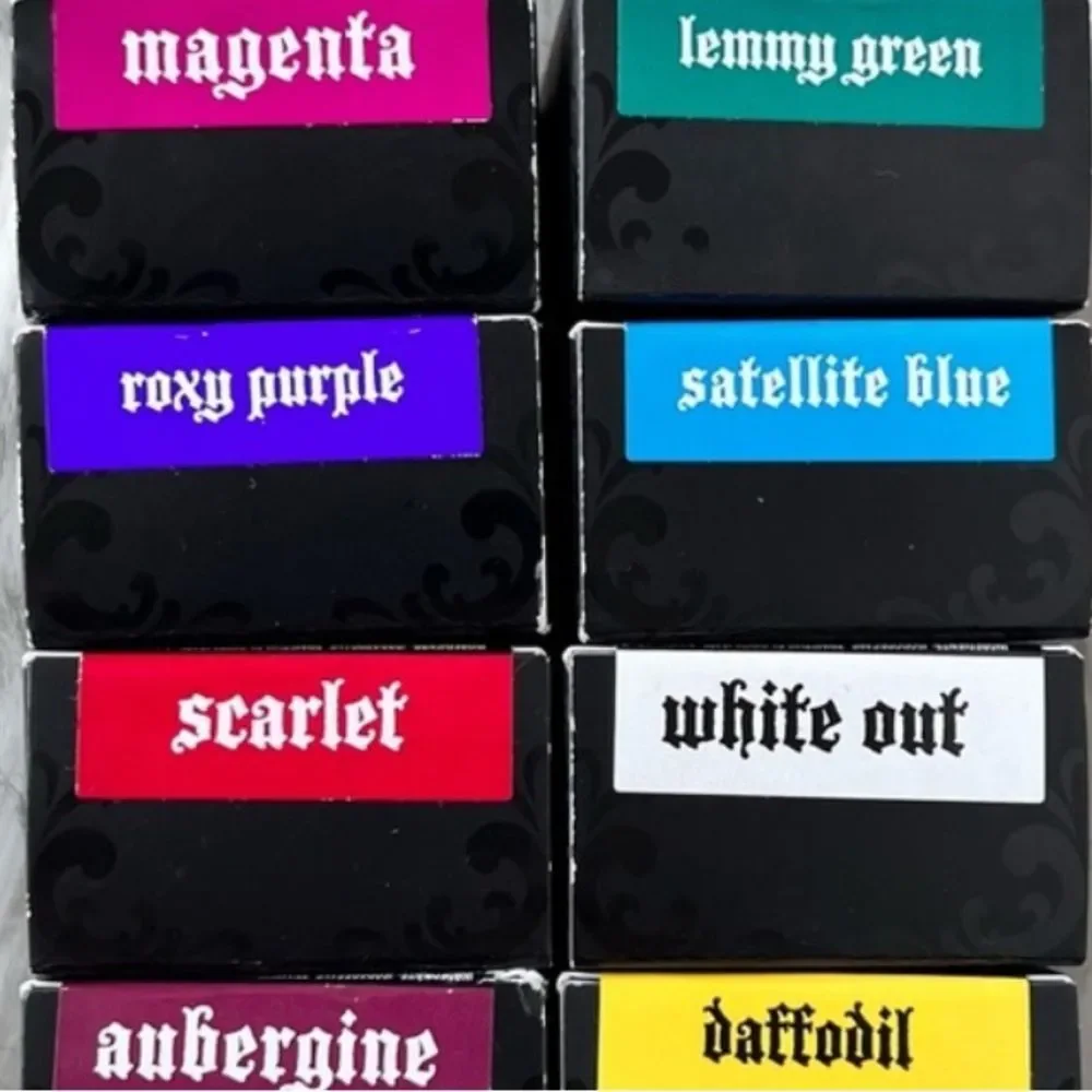 🌻2/$20 KVD Roxy Purple - bright grape
Super Pomade Eyeliner Shadow
Brow New - Picture 9 of 9